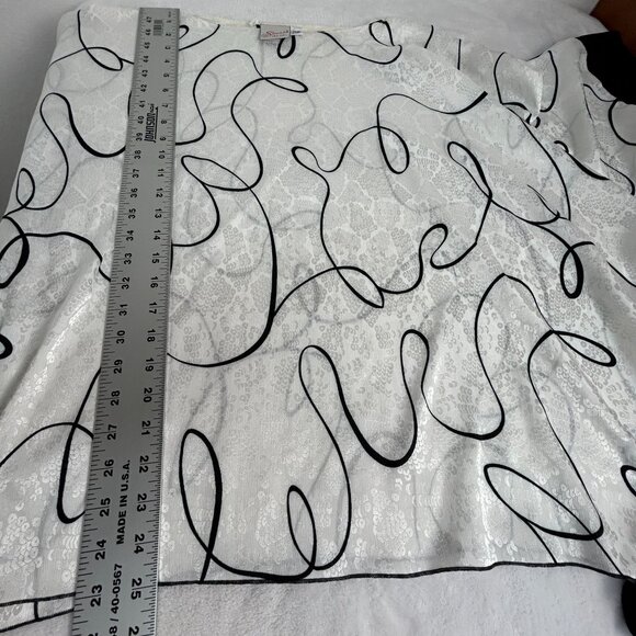 Siasia New York Womens Abstract Patterned Tie-Hem Top Blouse Small White/Black - Picture 7 of 7